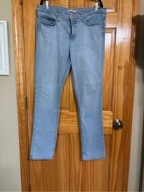 Levi’s Women's Straight Leg 314 Jeans in Light Blue Denim